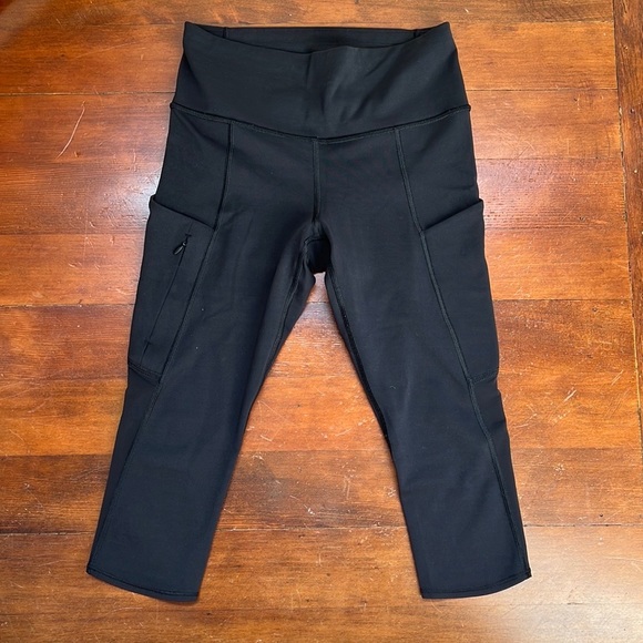 Like New Athleta Up For Anything Crop Pant in Black - Picture 2 of 10